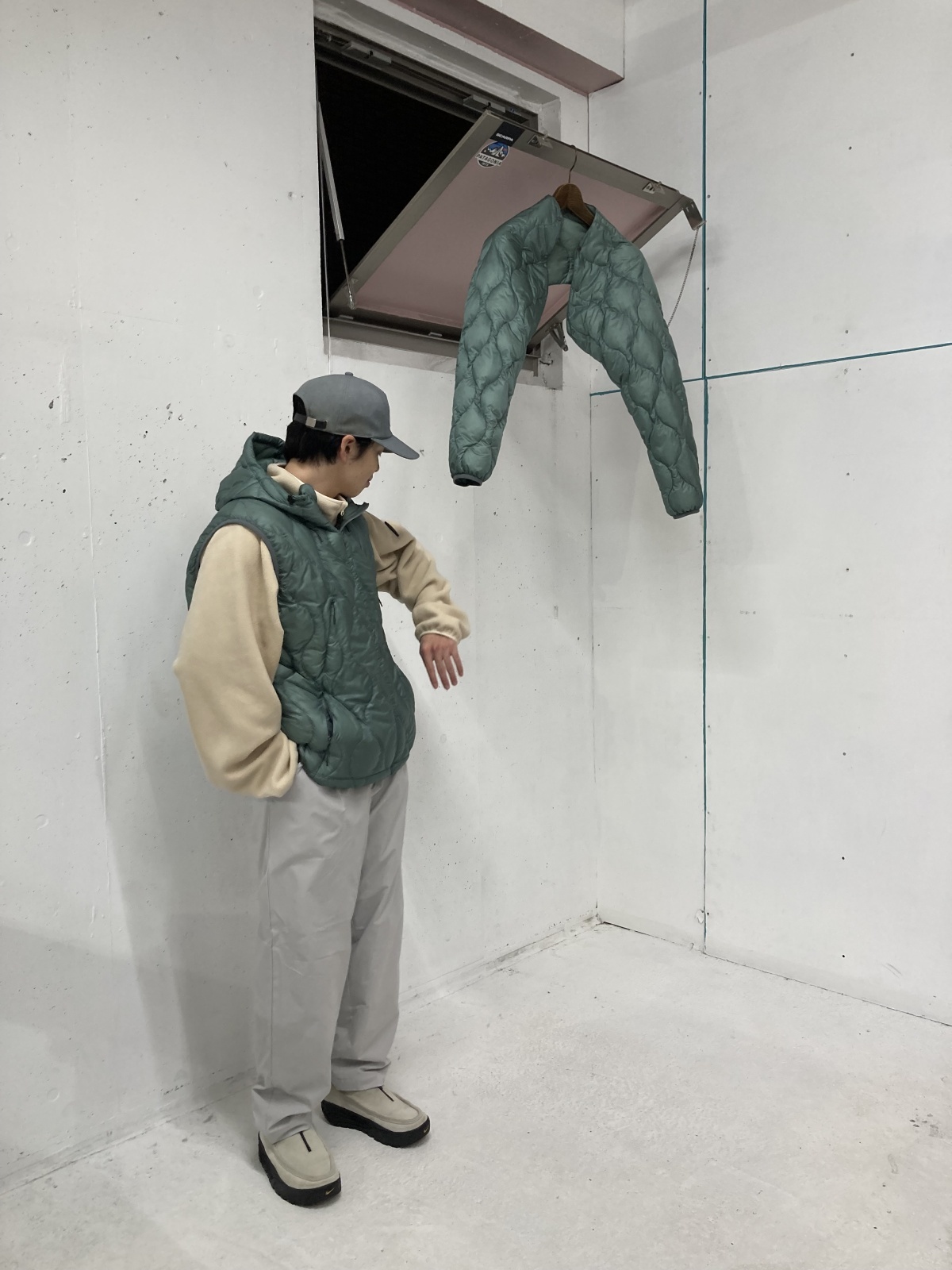 画像: BAL / TAION REMOVABLE SLEEVE DOWN JACKET DARK MINT